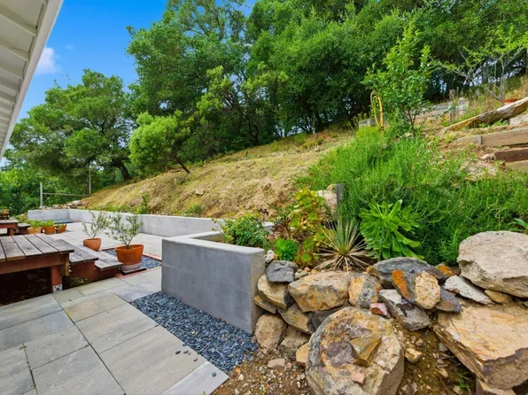 1289 Calle Del Arroyo, Sonoma, CA 95476