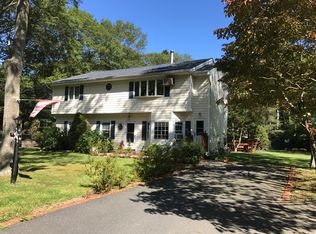 15 Deer Leap Rd, Ridge, NY 11961