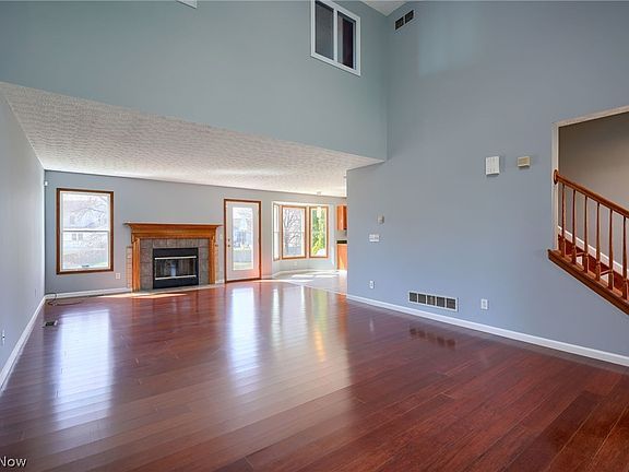 4th image of 1587 S Hunters Dr