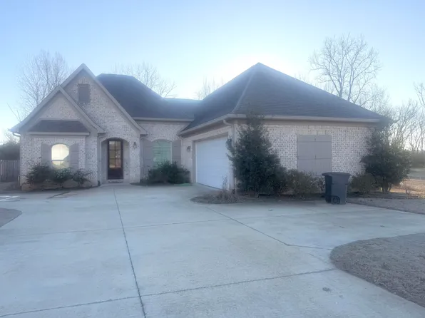504 W Longview Dr, New Albany, MS 38652