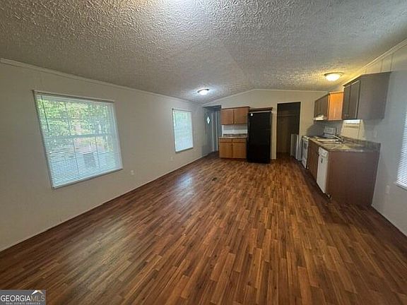 4th image of 1065 Puckett Rd