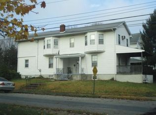 901 Beechwood Ave, Collingdale, PA 19023