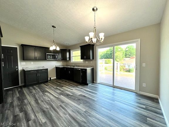 5th image of 469 Hilan Ave SW