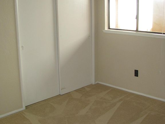3rd image of 31 West Ln #8