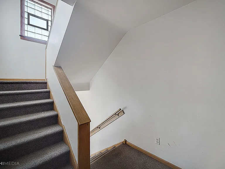 1307 Calumet Ave — Photo 6