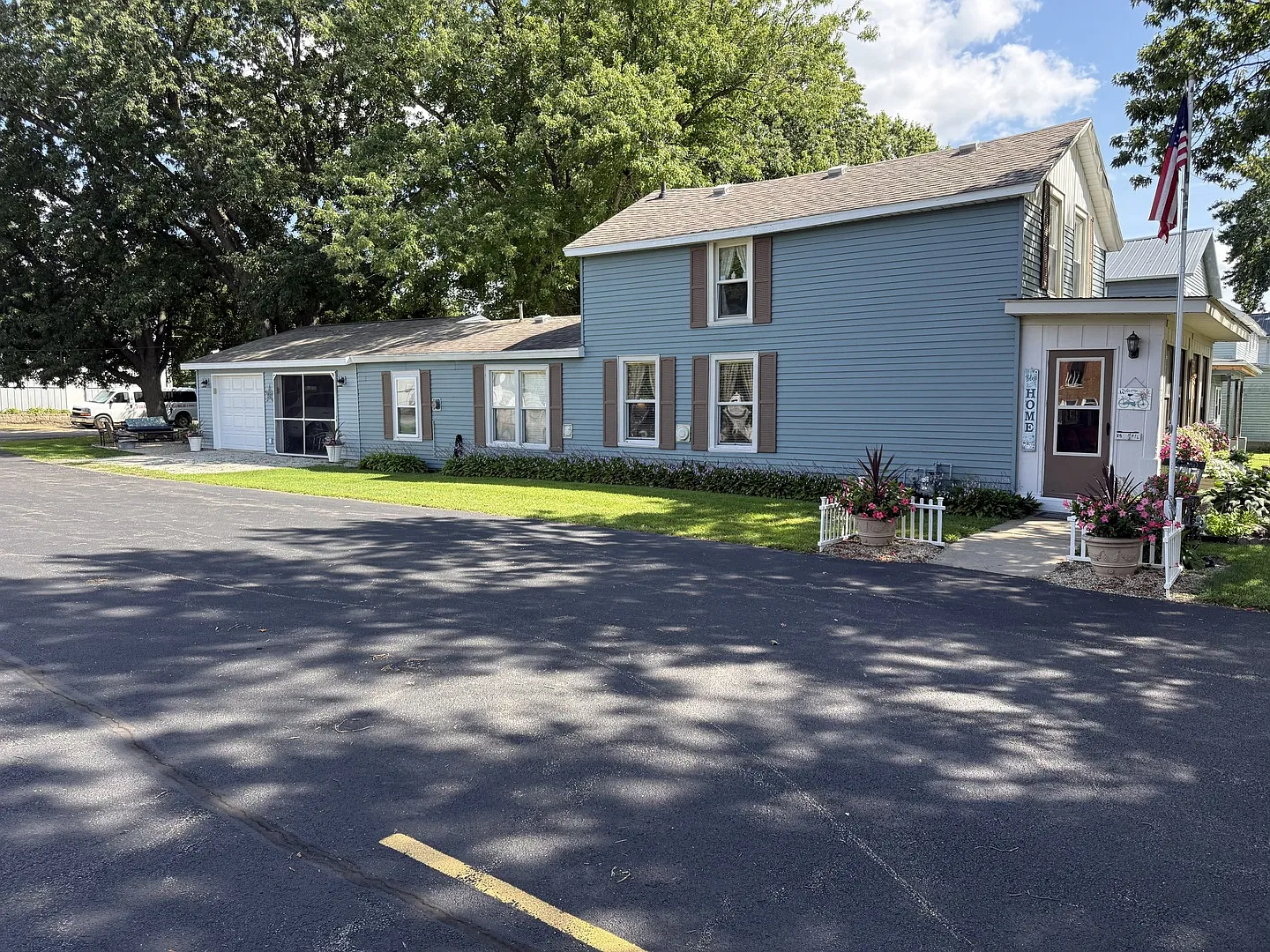 3 bed, 1500 sqft, $1,200 — Photo 2