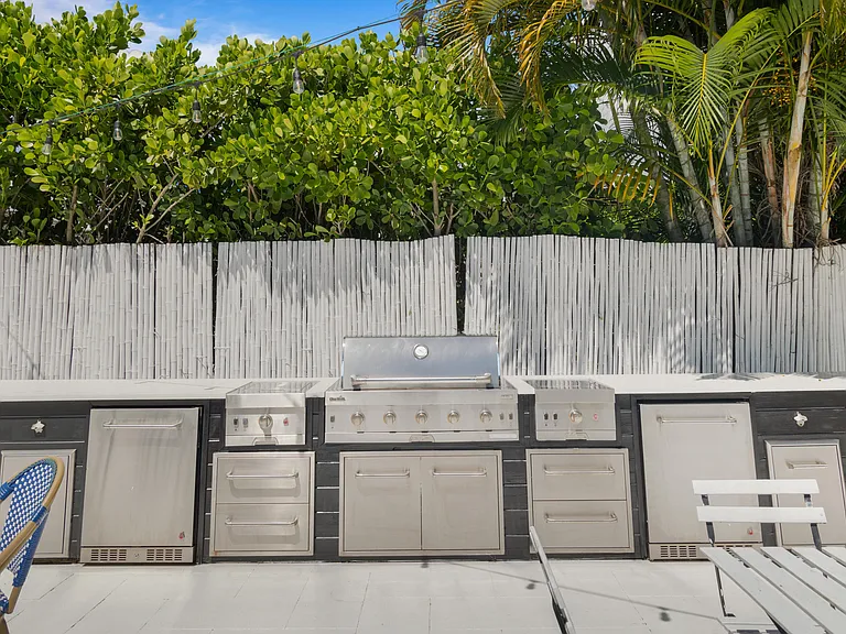 711 SW 27th Way — Photo 34