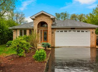 1967 Hitchcock Ave, Downers Grove, IL 60515