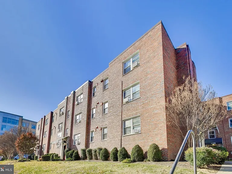 1726 N Quinn St #208 — Photo 20