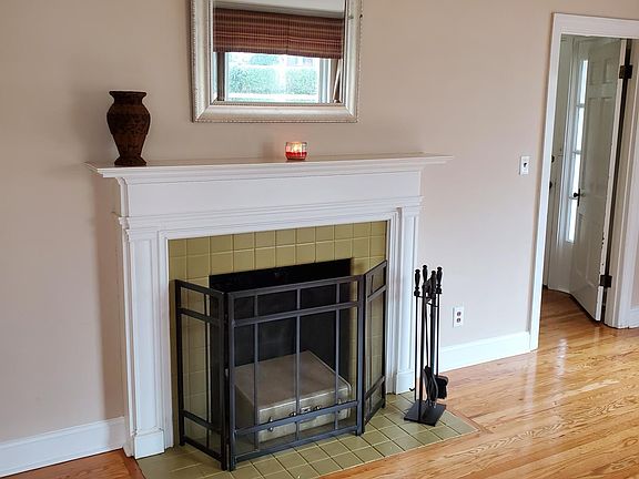 Front Lounge