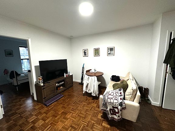 3rd image of 326 E 65th St #18