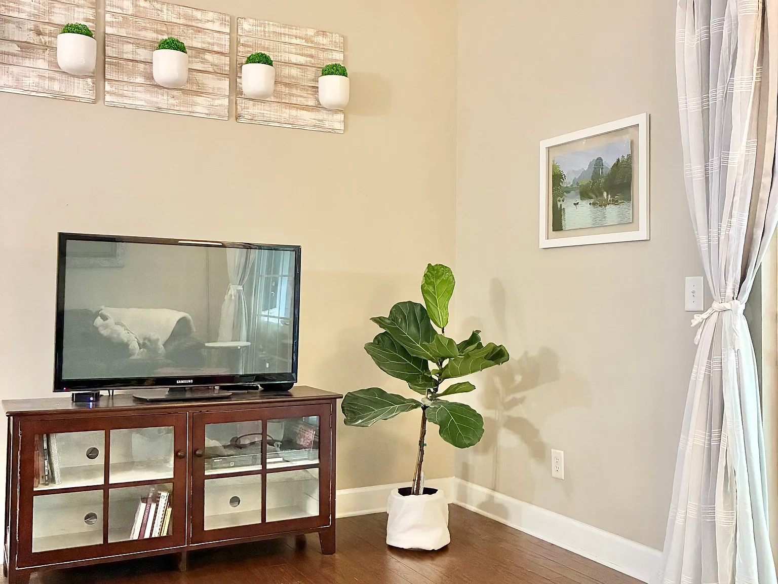 4845 Bevendean Dr — Photo 2