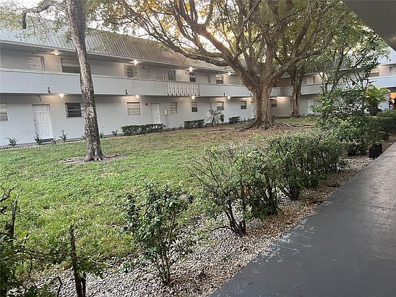 3rd image of 17255 SW 95th Ave APT 123