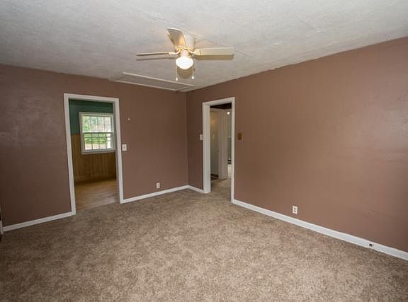 4th image of 19823 Southland Ave