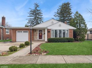 29 N Reuter Dr, Arlington Heights, IL 60005