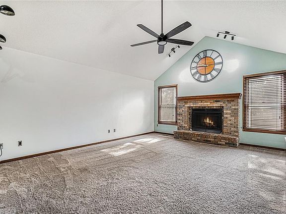 5th image of 1319 NE Depot Dr