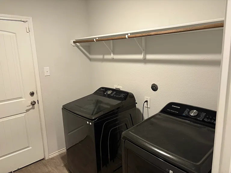 103 Pecos Dr — Photo 3