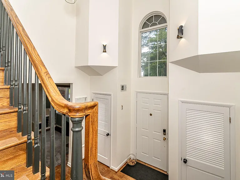 1800 Lark Ln — Photo 8