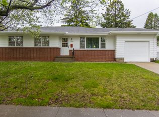 3606 Aurora Ave, Des Moines, IA 50310
