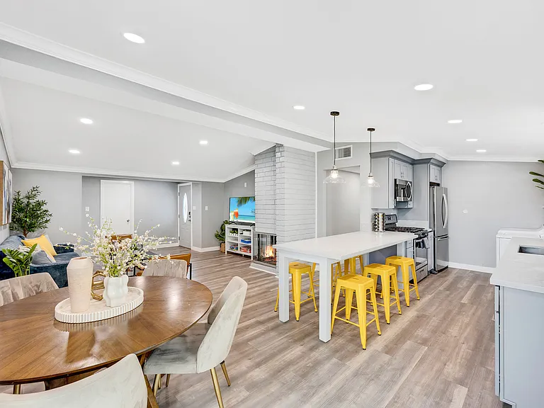 9582 Parade St — Photo 44