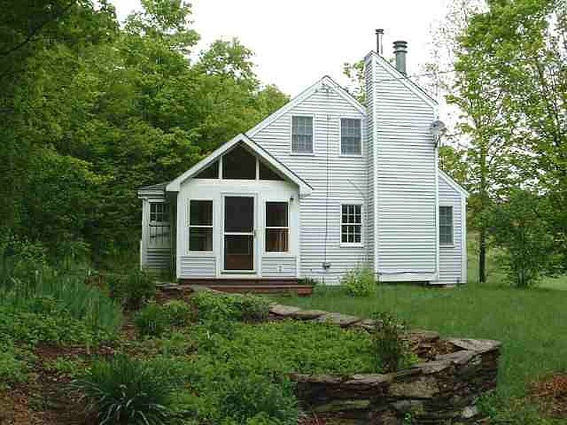 2nd image of 725 JUNIPER SWAMP Road