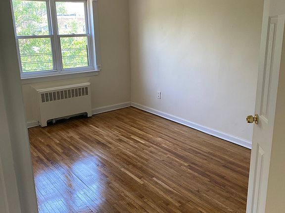 3rd image of 3026 Gunther Ave Floor 2
