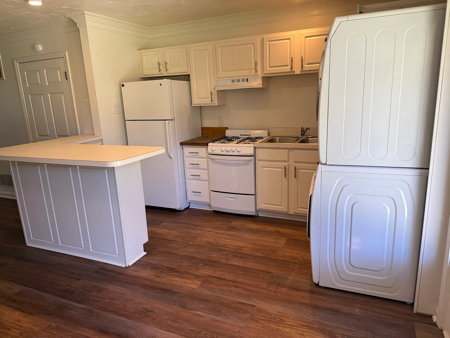2 bed, 900 sqft, $1,295 — Photo 4
