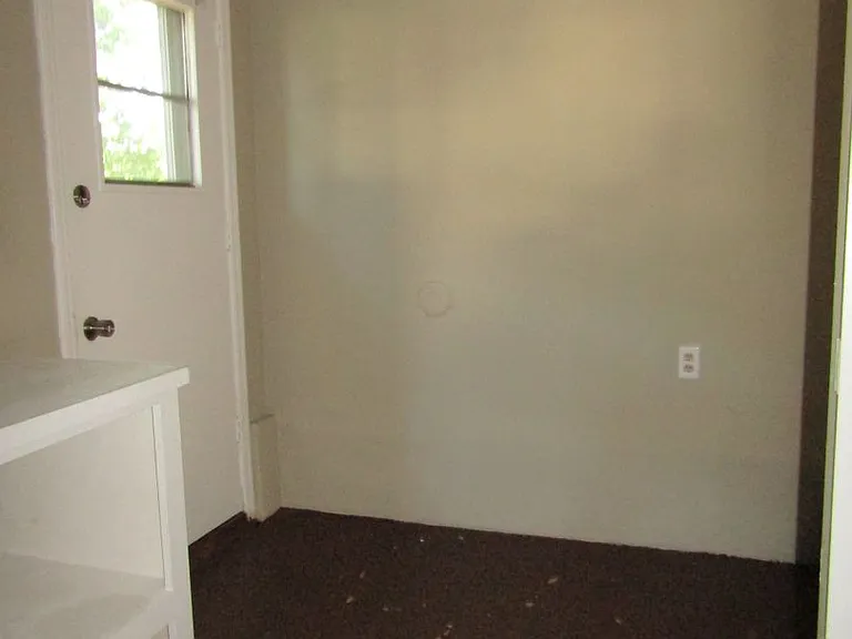 1 NW 28th St — Photo 14