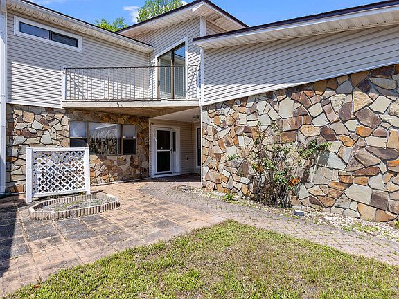 4th image of 844 Holbrook Cir