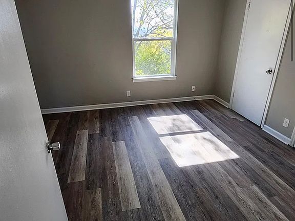 5th image of 432 Roger Williams Ave