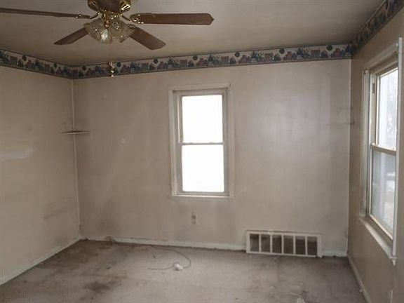 4th image of 17751 Wood St