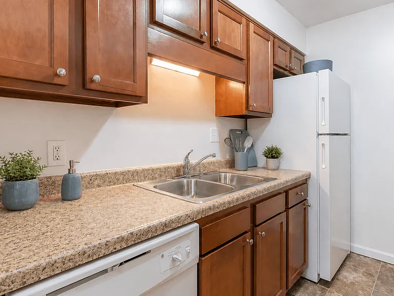 Crestview at Louisville Apartments — Photo 7