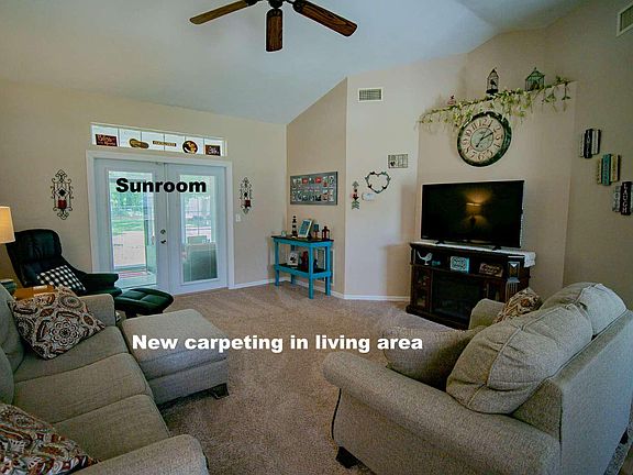 5th image of 133 NW Emerald Lakes Dr