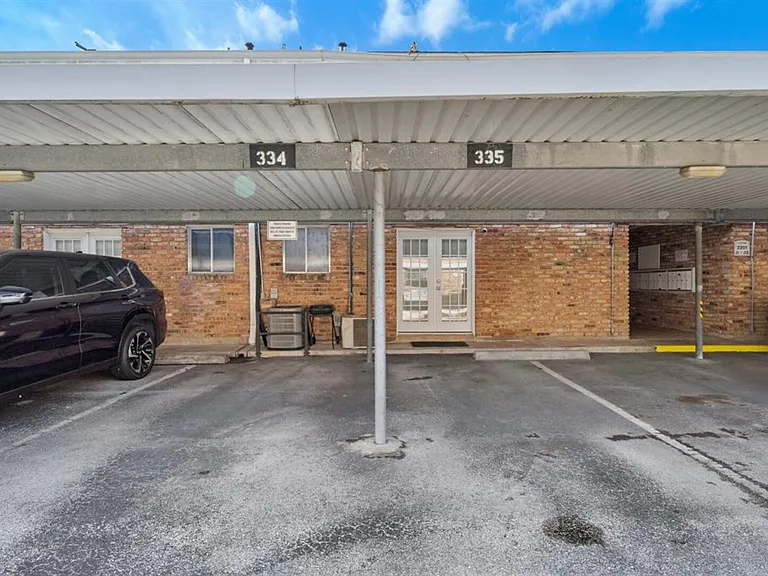 Fountain View Dr — Photo 17