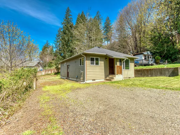 250 NE 6th St, Toledo, OR 97391