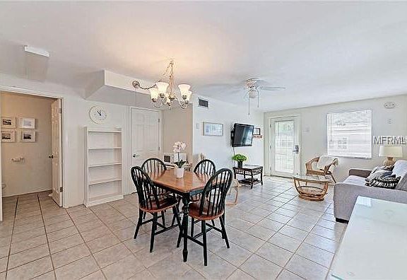 4th image of 1300 Holiday Dr #3