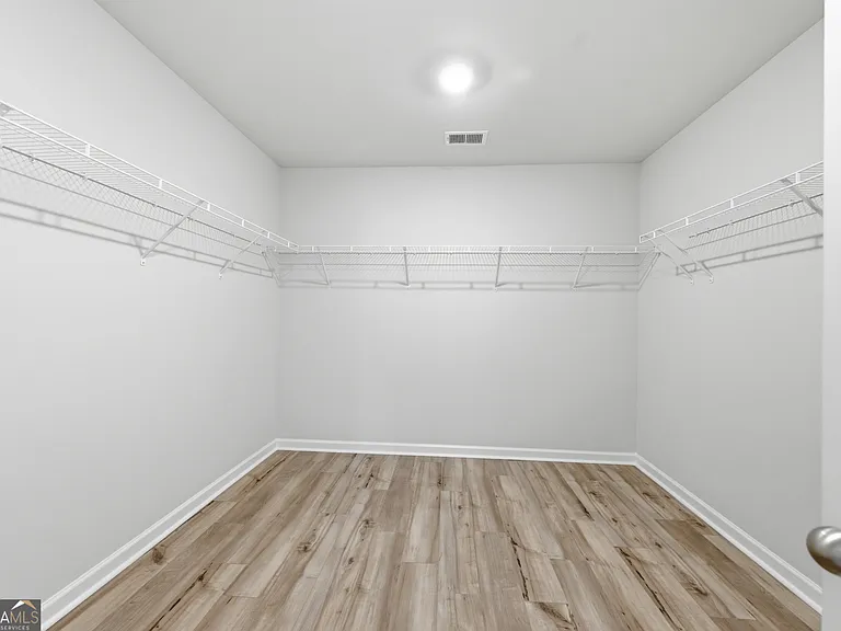 303 Eleanora Xing — Photo 41