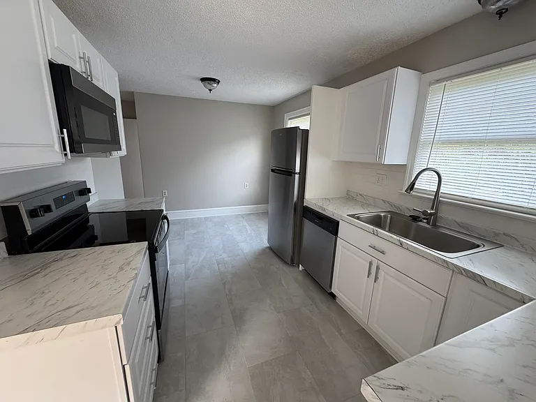 3657 Colonial Ave — Photo 18