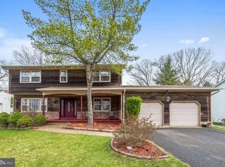16 Tall Tree Ct, Ewing, NJ 08618