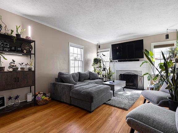 5th image of 133 Saint Louis Ave