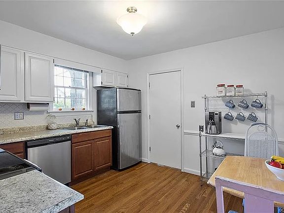 5th image of 3203 Griffin Ave