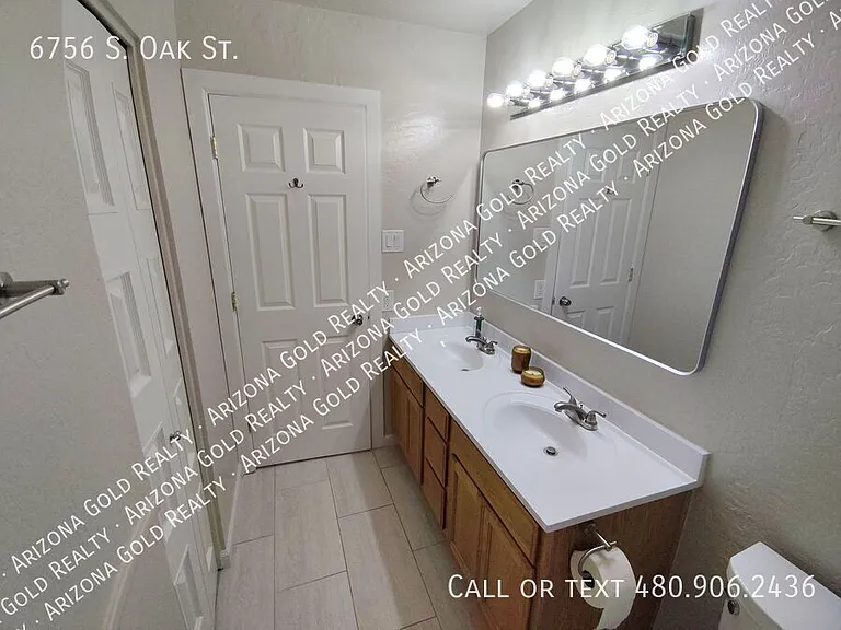 6756 S Oak St — Photo 22
