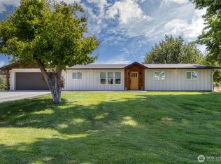 939 Stanley Dr, College Place, WA