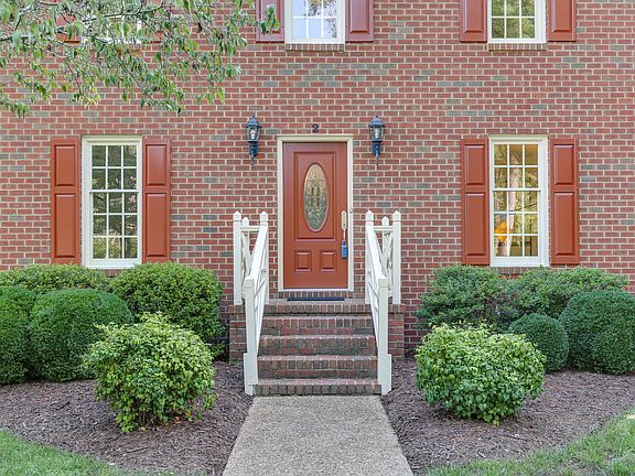 4th image of 2 Riverwood Cir