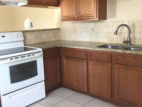 2nd image of 2443 23rd St