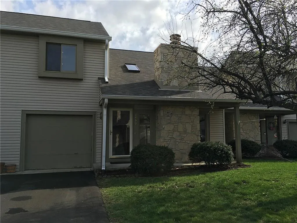 2459 Spring Hill Ct photo 1