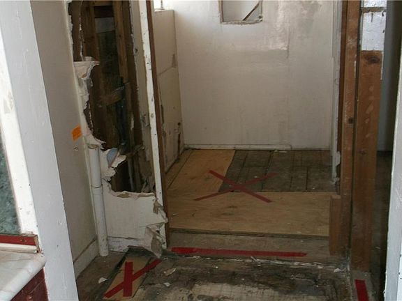 5th image of 8964 Gateway Blvd N