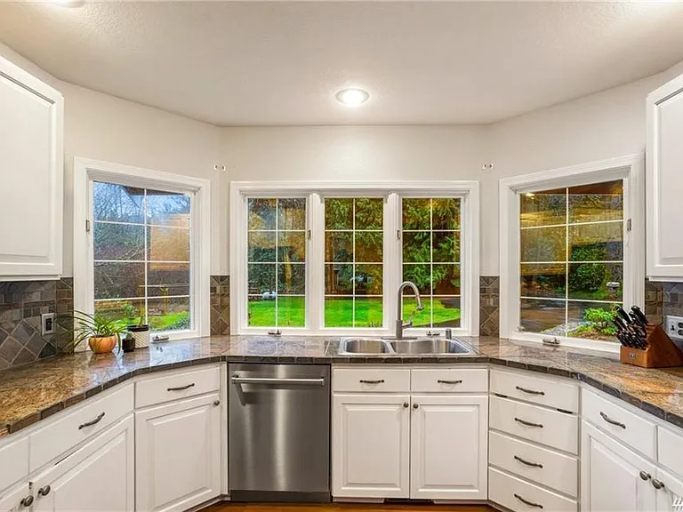 11922 Issaquah Hobart Rd SE — Photo 3