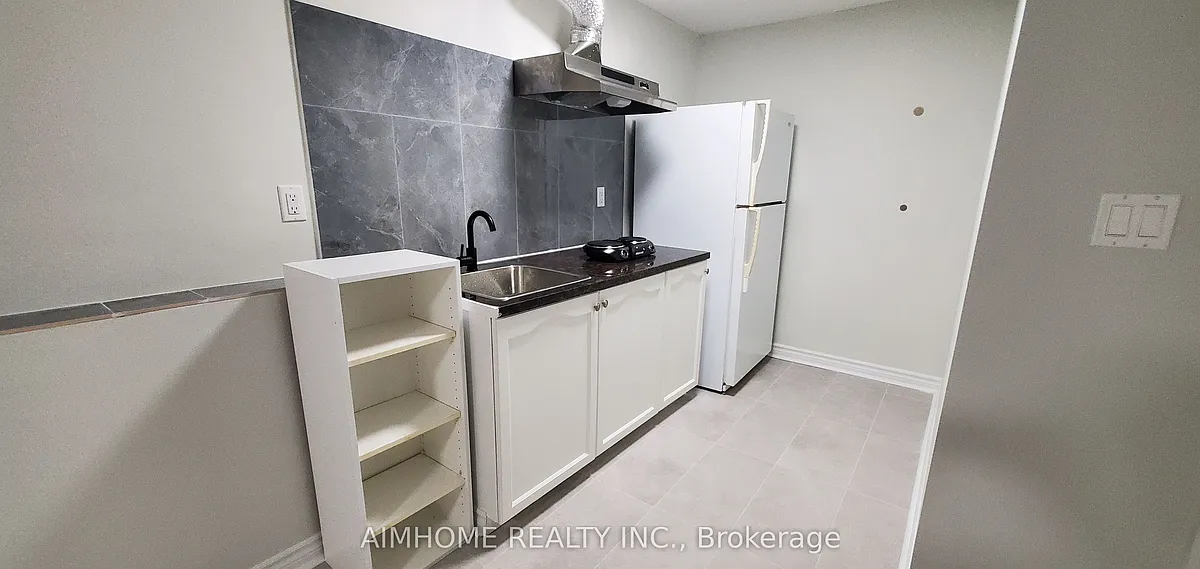 Building Photo - 10 Castleridge Dr #B1