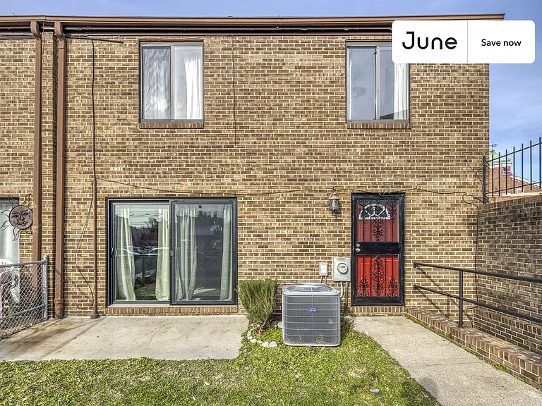 1331 I St NE — Photo 8